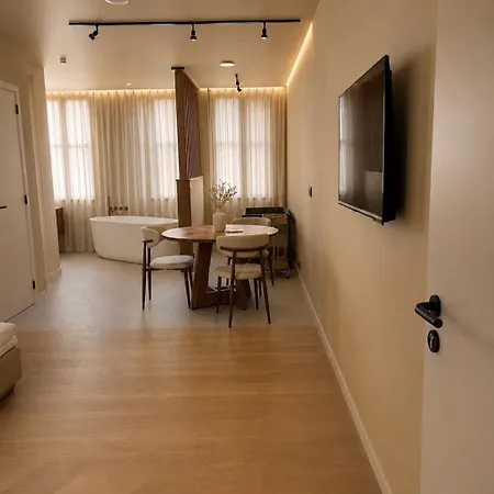 The Grand & Luxurious Loft خنت