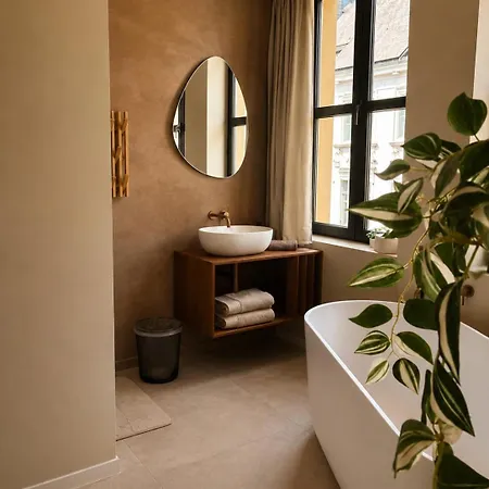 The Grand & Luxurious Loft شقة